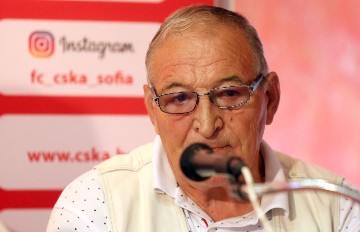 FOTO Legendele s-au reunit ieri pentru a-l prezenta pe el! Edi Iordănescu și-a început aventura la ȚSKA Sofia