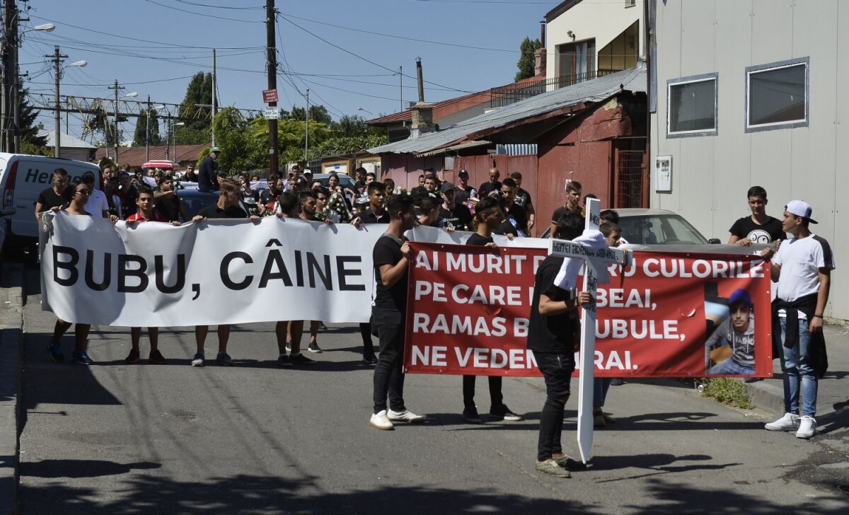 FOTO Ultimul drum » Daniel Adrian Matei a fost înmormântat într-o mare de tristețe: ”Bubule, ne vedem în Rai”