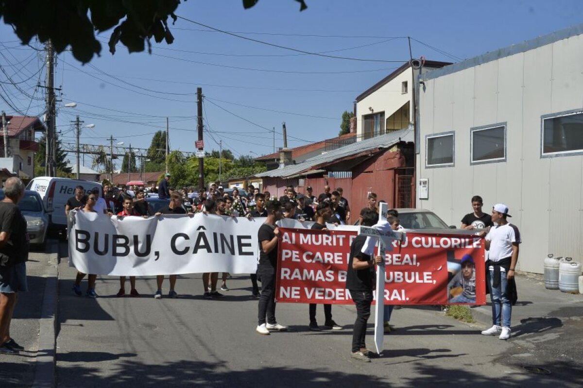 GALERIE FOTO Dănciulescu a participat la înmormântarea suporterului dinamovist: "Eu nu mă regăsesc în acest fotbal"