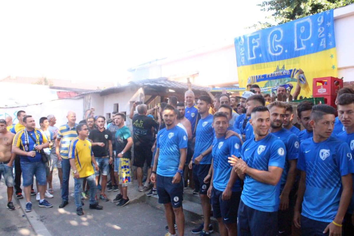 VIDEO+FOTO Nebunie la meciul Petrolului din Liga a 4-a! "Găzarii" s-au impus pe un stadion cu peste 6.000 de spectatori care au făcut show