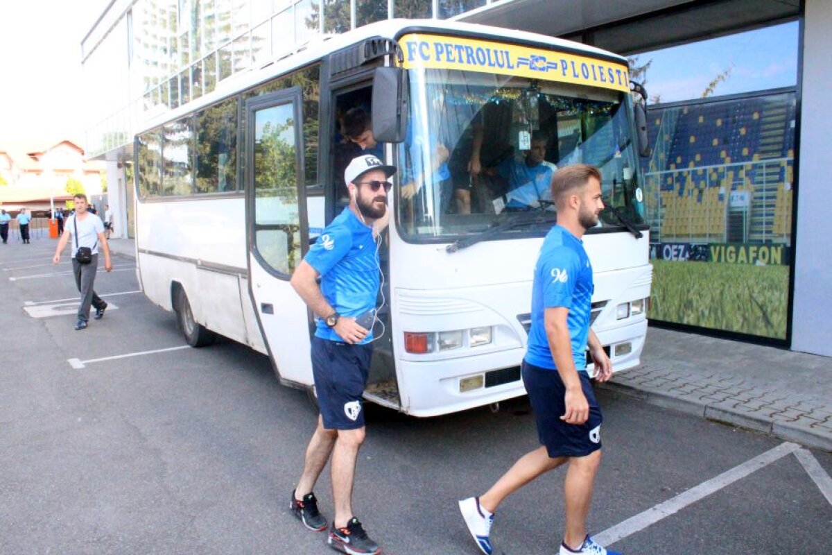 VIDEO+FOTO Nebunie la meciul Petrolului din Liga a 4-a! "Găzarii" s-au impus pe un stadion cu peste 6.000 de spectatori care au făcut show