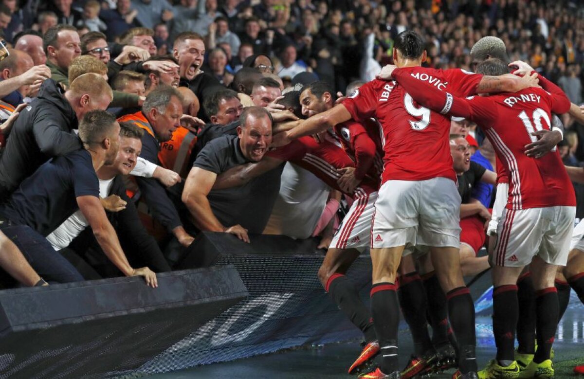 FOTO Eroul de serviciu » Gest superb al unui fotbalist al lui United, în timp ce coechipierii săi sărbătoreau golul victoriei