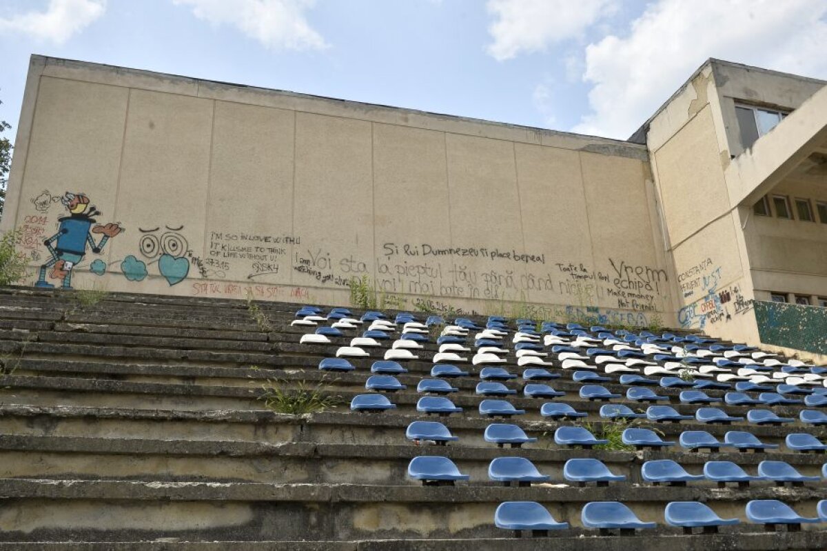 GALERIE FOTO Stadion model acum 30 de ani, acum o ruină! Un nou DEZASTRU în infrastructura sportivă din România