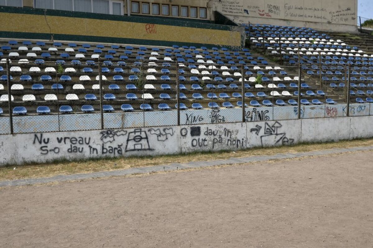 GALERIE FOTO Stadion model acum 30 de ani, acum o ruină! Un nou DEZASTRU în infrastructura sportivă din România