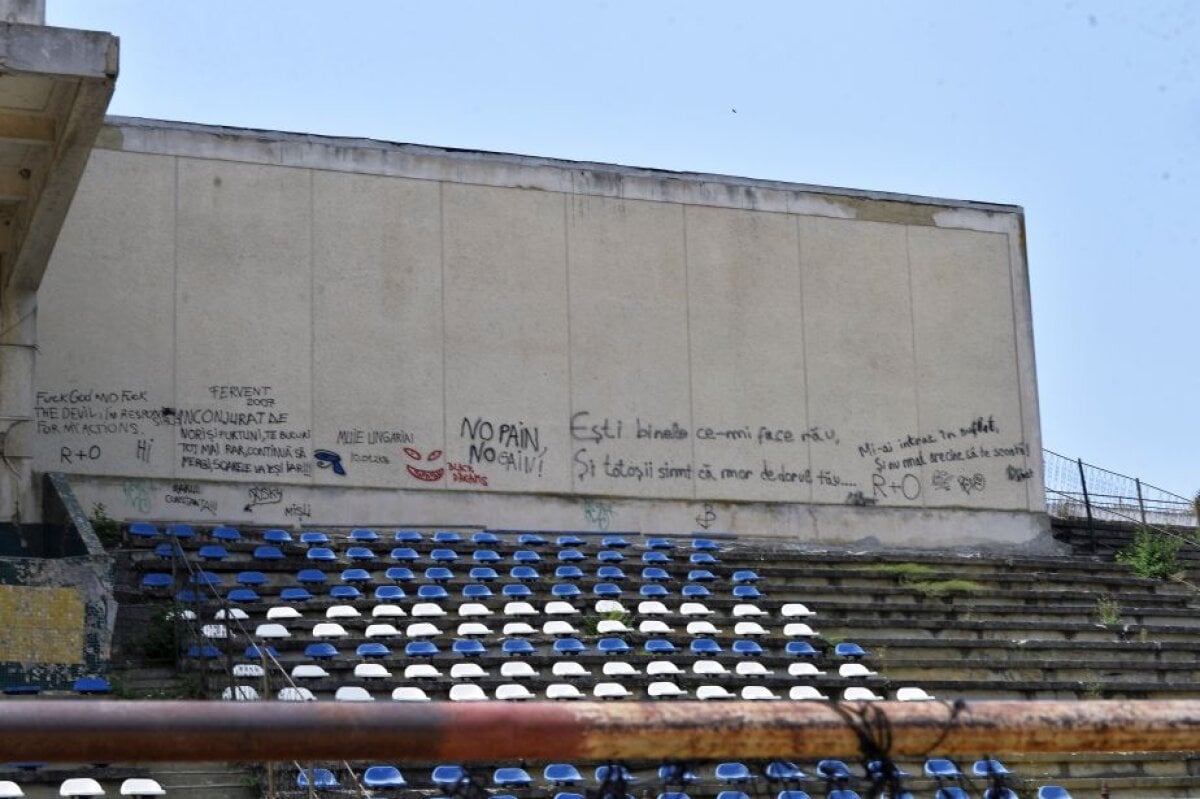 GALERIE FOTO Stadion model acum 30 de ani, acum o ruină! Un nou DEZASTRU în infrastructura sportivă din România