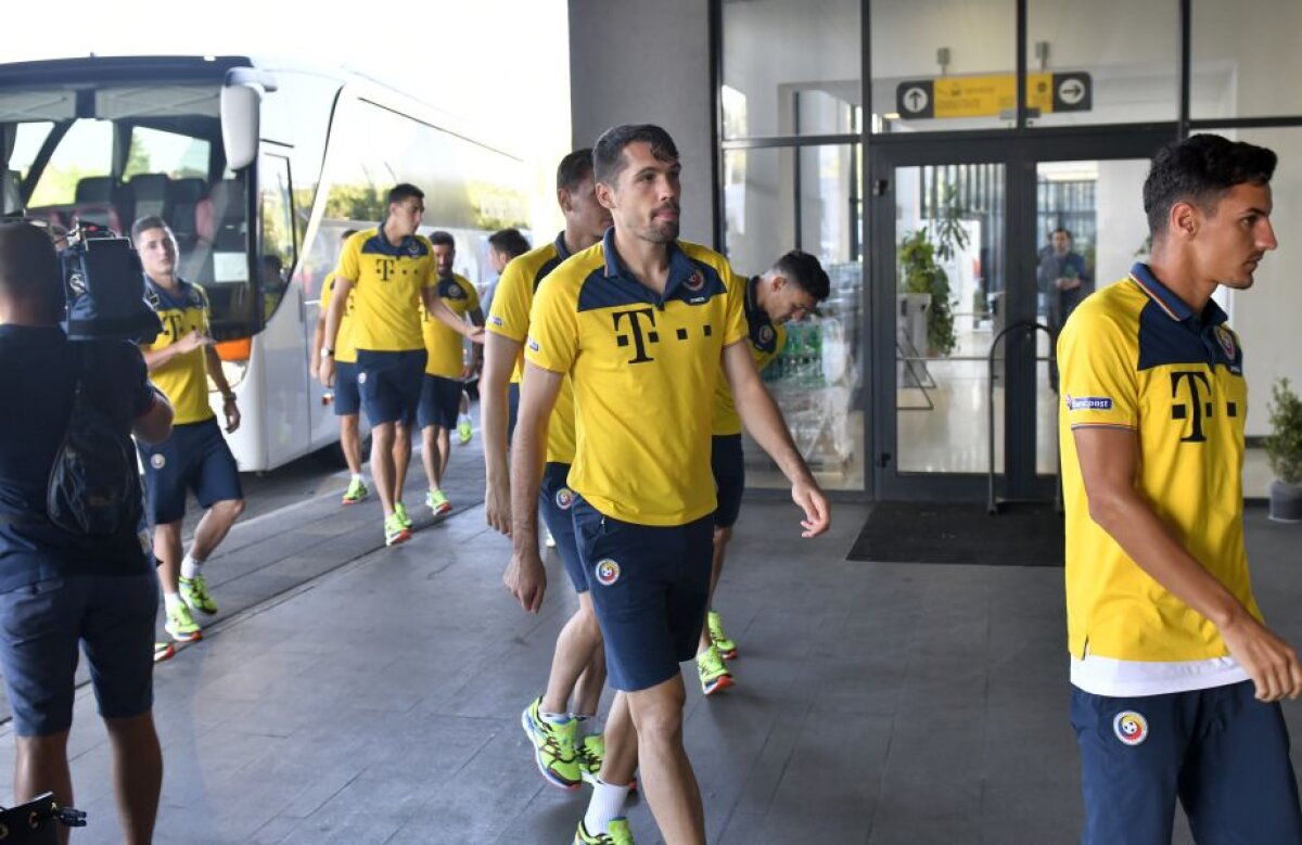 VIDEO + FOTO Nicolae, înapoi la Nicușor » După un joc șters, România putea scoate o victorie cu Muntenegru în prelungiri, dar Stanciu și-a bătut joc de un penalty și s-a terminat 1-1