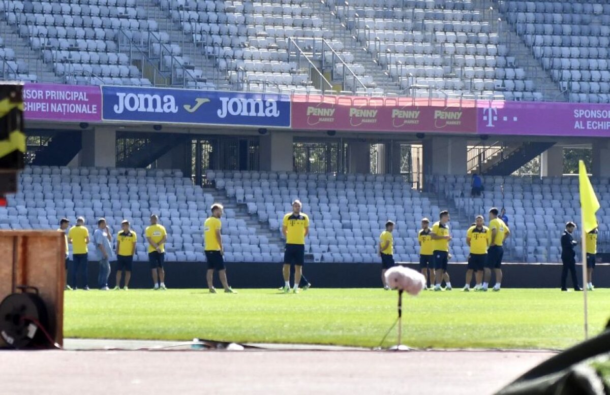 VIDEO + FOTO Nicolae, înapoi la Nicușor » După un joc șters, România putea scoate o victorie cu Muntenegru în prelungiri, dar Stanciu și-a bătut joc de un penalty și s-a terminat 1-1