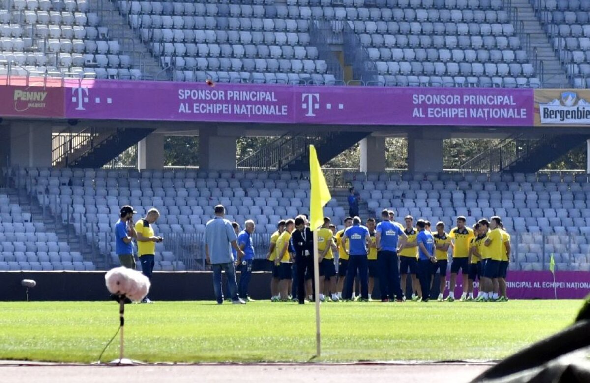 VIDEO + FOTO Nicolae, înapoi la Nicușor » După un joc șters, România putea scoate o victorie cu Muntenegru în prelungiri, dar Stanciu și-a bătut joc de un penalty și s-a terminat 1-1