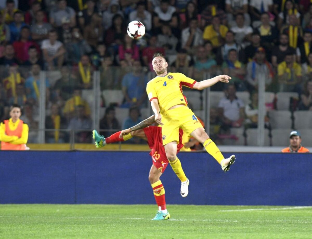 VIDEO + FOTO Nicolae, înapoi la Nicușor » După un joc șters, România putea scoate o victorie cu Muntenegru în prelungiri, dar Stanciu și-a bătut joc de un penalty și s-a terminat 1-1