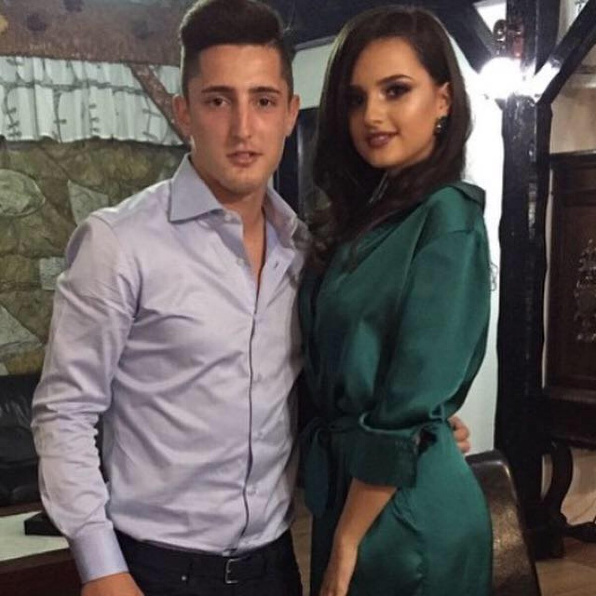 GALERIE FOTO » Iubita SUPERHOT a lui Filip tremură când îl vede jucând pentru România: "Îmi vine să-mi fac o pancartă pe care să scrie «Sunt iubita lui Steliano»!"