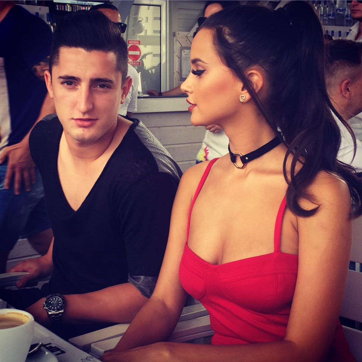 GALERIE FOTO » Iubita SUPERHOT a lui Filip tremură când îl vede jucând pentru România: "Îmi vine să-mi fac o pancartă pe care să scrie «Sunt iubita lui Steliano»!"