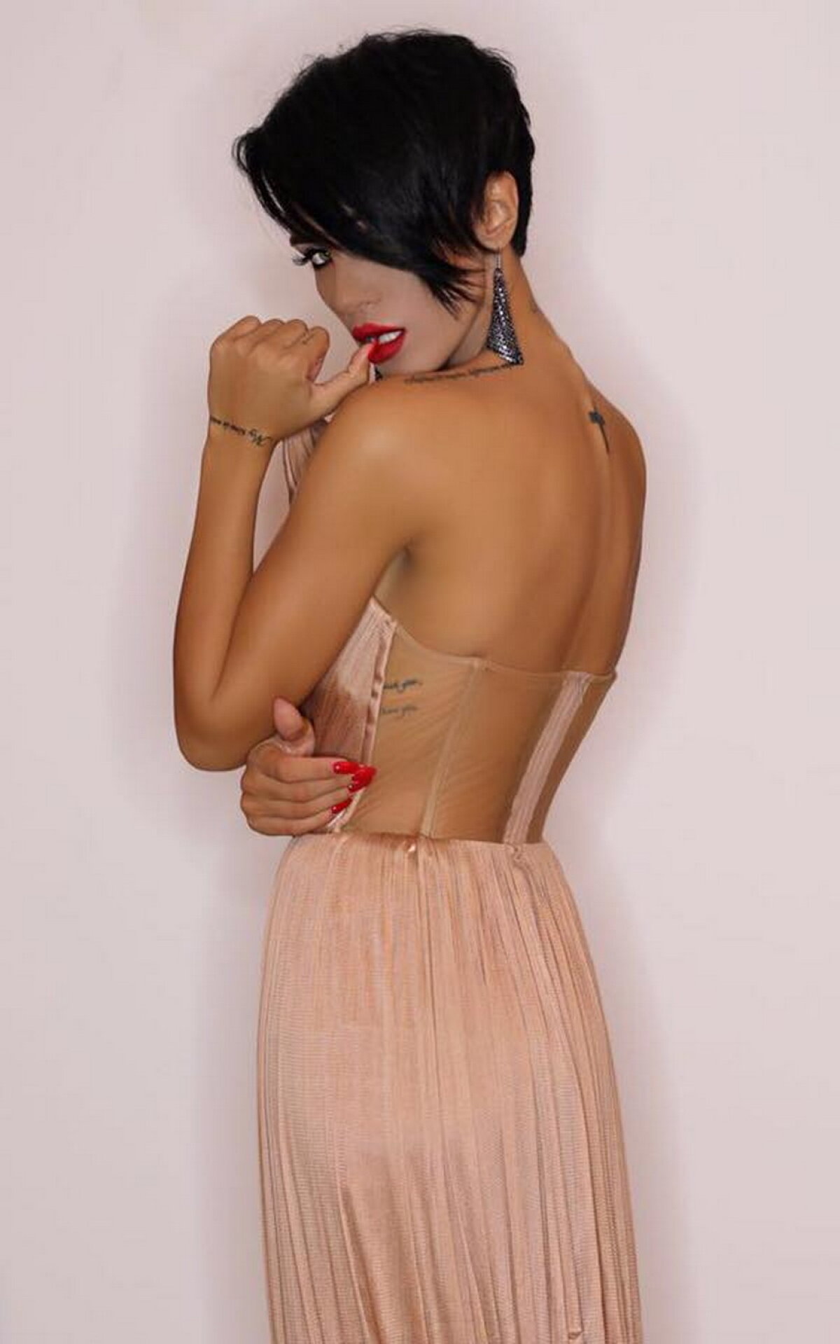 Adelina Pestrițu, schimbare incredibilă de look » S-a tuns scurt și arată ca Rihanna