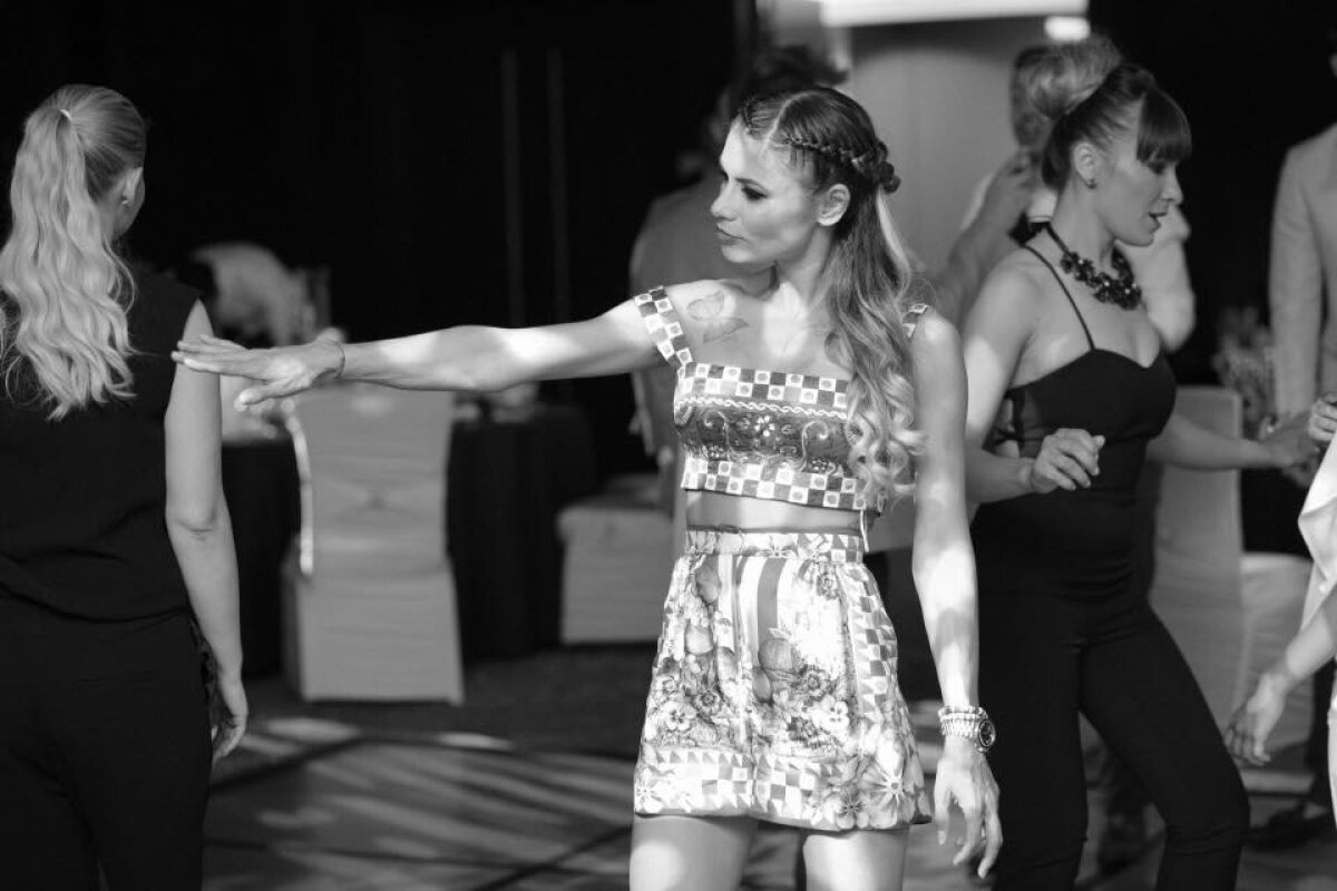 FOTO Cuplul perfect » Antoaneta, soția lui Tătărușanu, ar putea aspira lejer la titlul de cea mai sexy soție a unui fotbalist român