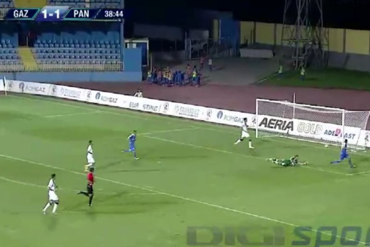 FOTO Ratarea campionatului » Țucudean și Munteanu și-au bătut joc de o fază incredibilă!