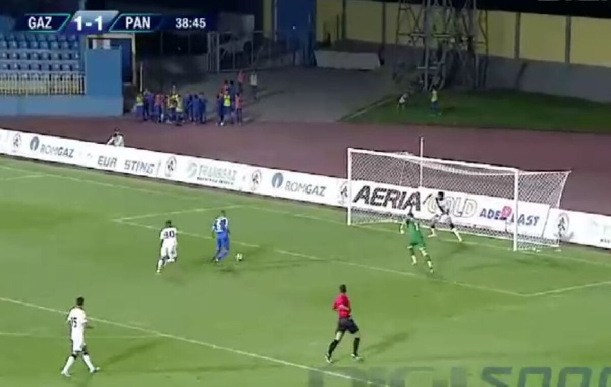 FOTO Ratarea campionatului » Țucudean și Munteanu și-au bătut joc de o fază incredibilă!