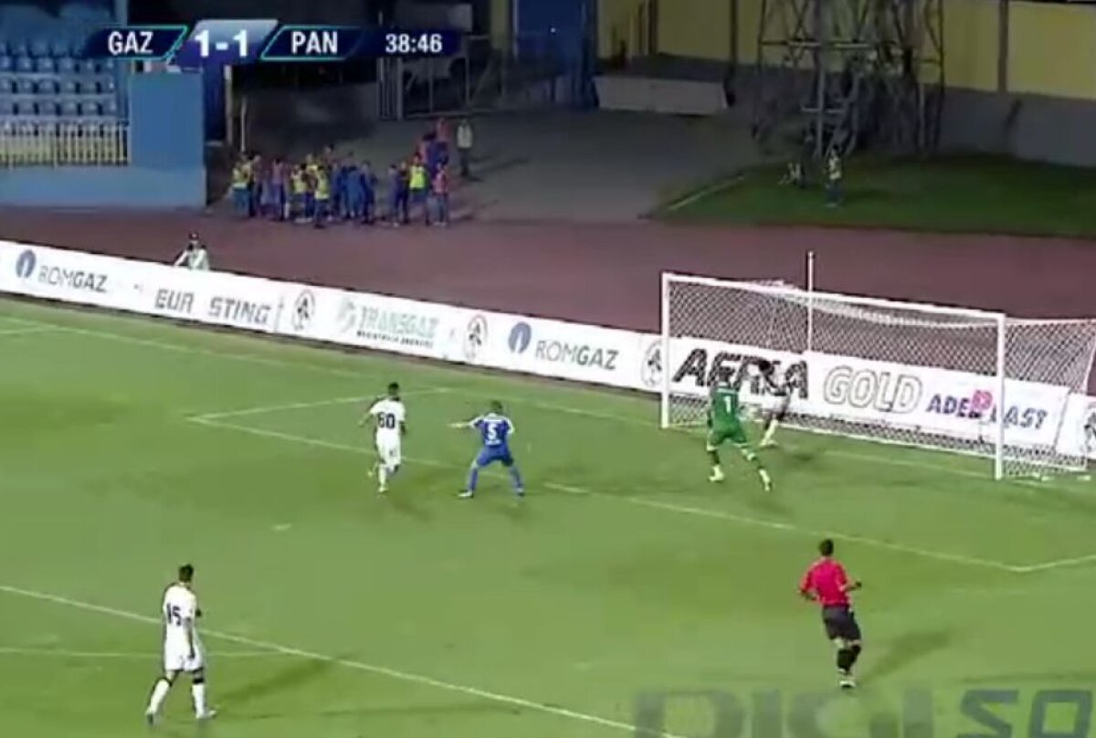 FOTO Ratarea campionatului » Țucudean și Munteanu și-au bătut joc de o fază incredibilă!