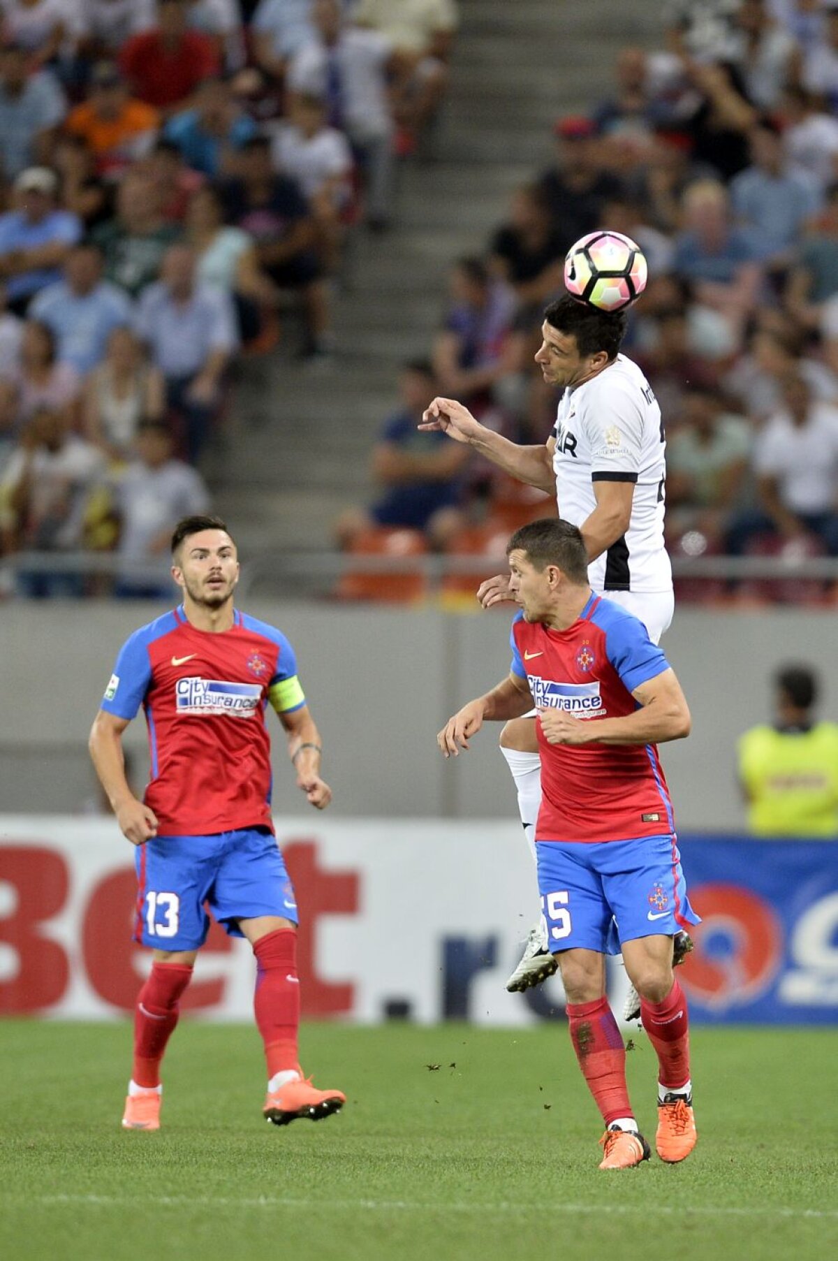 VIDEO+FOTO » Steaua câștigă cu Astra, scor 1-0, și se distanțează la 12 puncte de campioana României