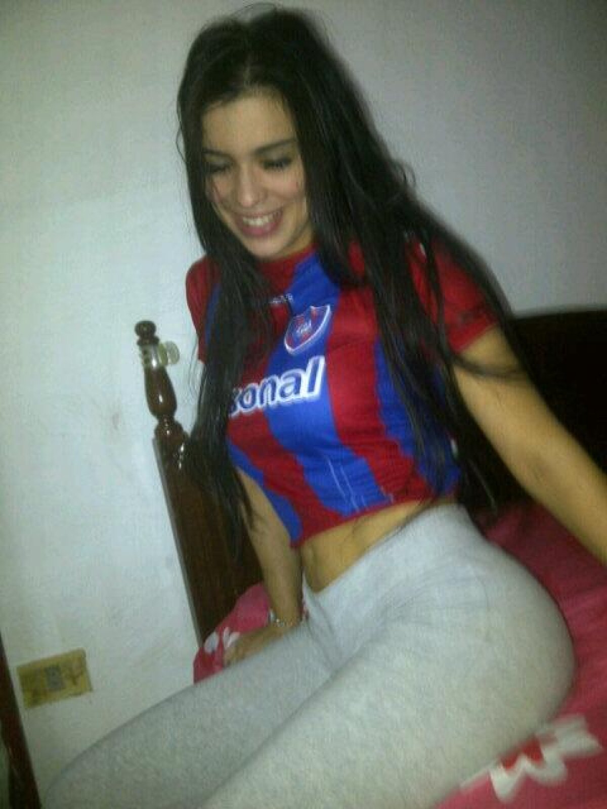 FOTO Ana Laura, trup și suflet cu Cerro! E fotomodel și suferă la fiecare meci pentru echipa sa favorită