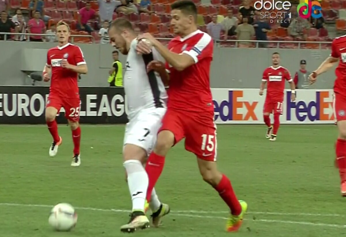 FOTO Fază controversată la Astra - Austria Viena » Alibec a cerut penalty în finalul partidei