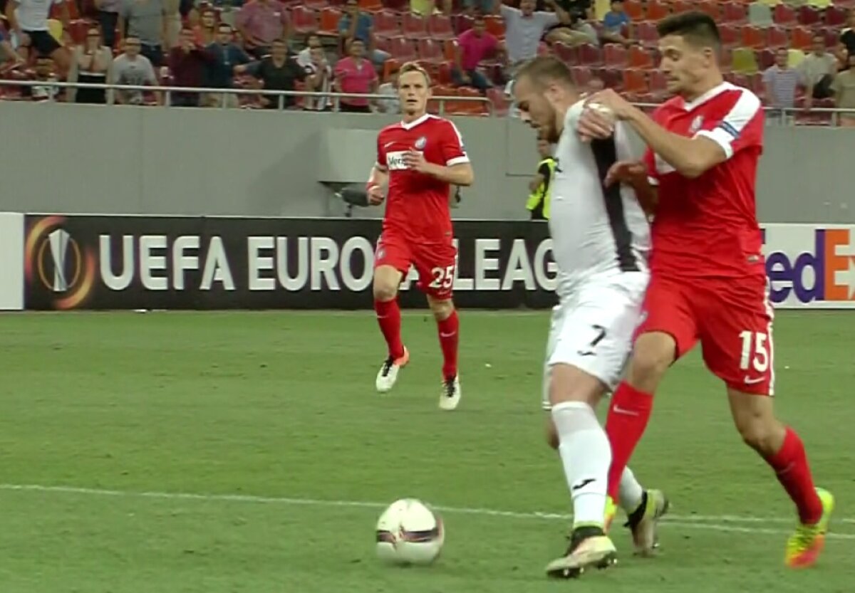 FOTO Fază controversată la Astra - Austria Viena » Alibec a cerut penalty în finalul partidei