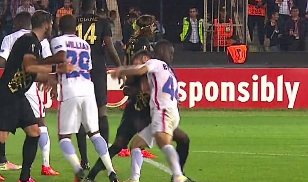 FOTO + VIDEO Ironie pe facebook, după eliminarea stupidă a lui Enache: "Are și Steaua un Bizon"