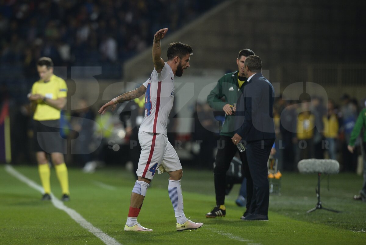 FOTO + VIDEO Ironie pe facebook, după eliminarea stupidă a lui Enache: "Are și Steaua un Bizon"