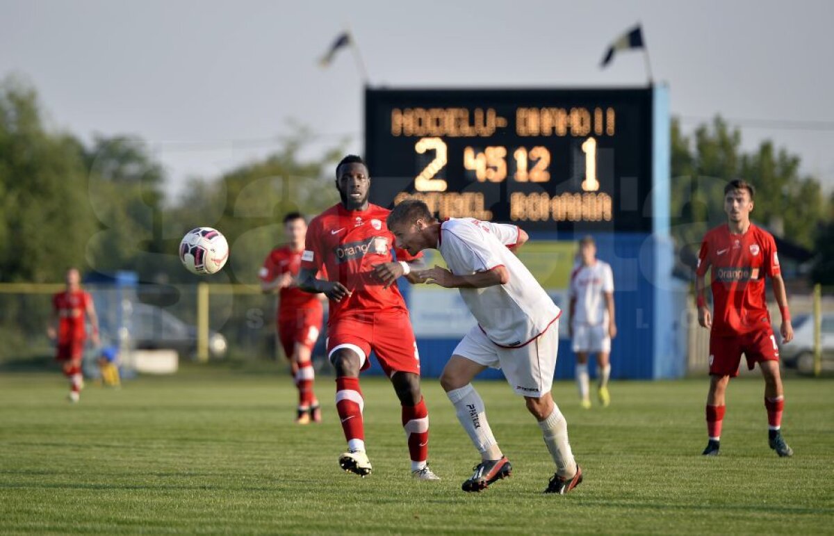 FOTO De la Steaua la Modelu » Gnohere a jucat pentru Dinamo II, în Liga a treia! Suporter-surpriză în tribune