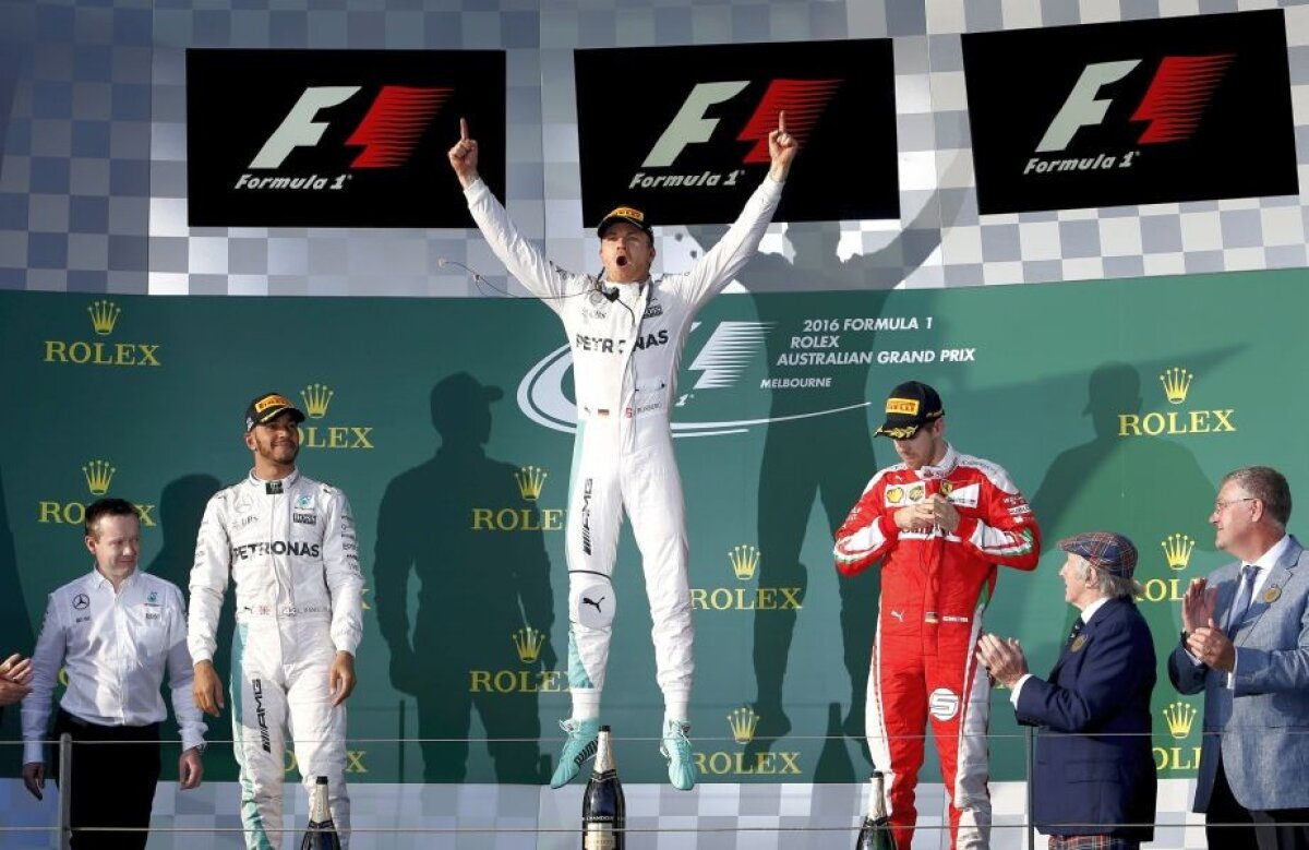 FOTO ”Dragoste” de coechipier » Răceală pe podiumurile din Formula 1: reacțiile lui Hamilton sunt evidente
