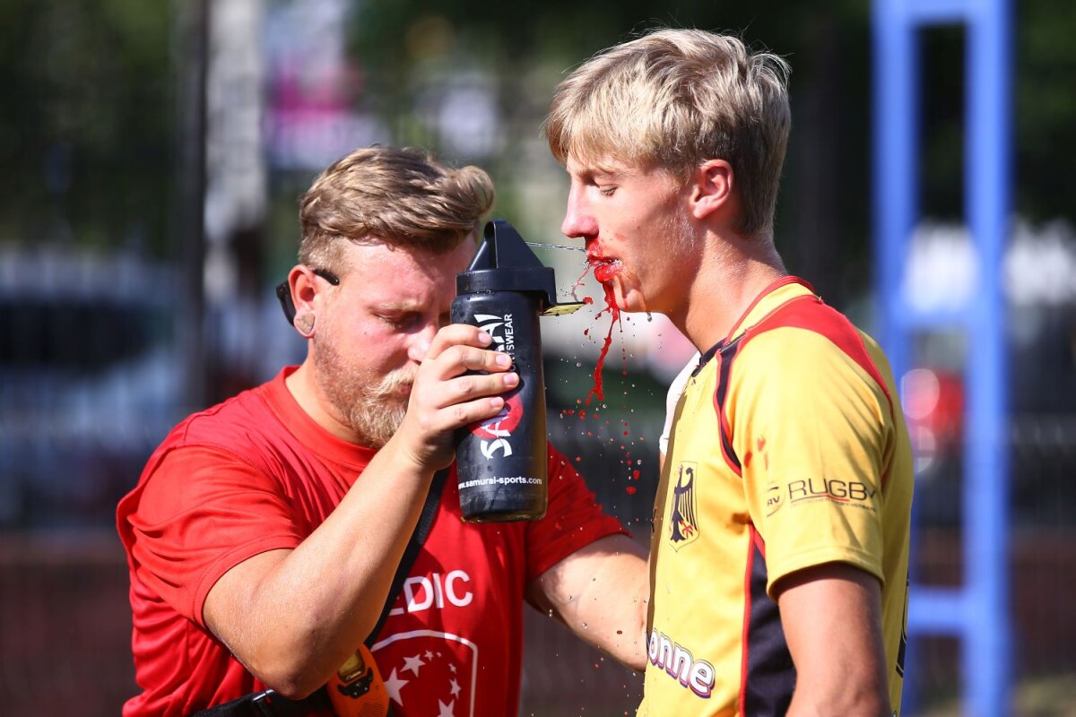 FOTO Ovalul tinereții » Colaj de momente spectaculoase la Campionatul European de Rugby în 7 U18