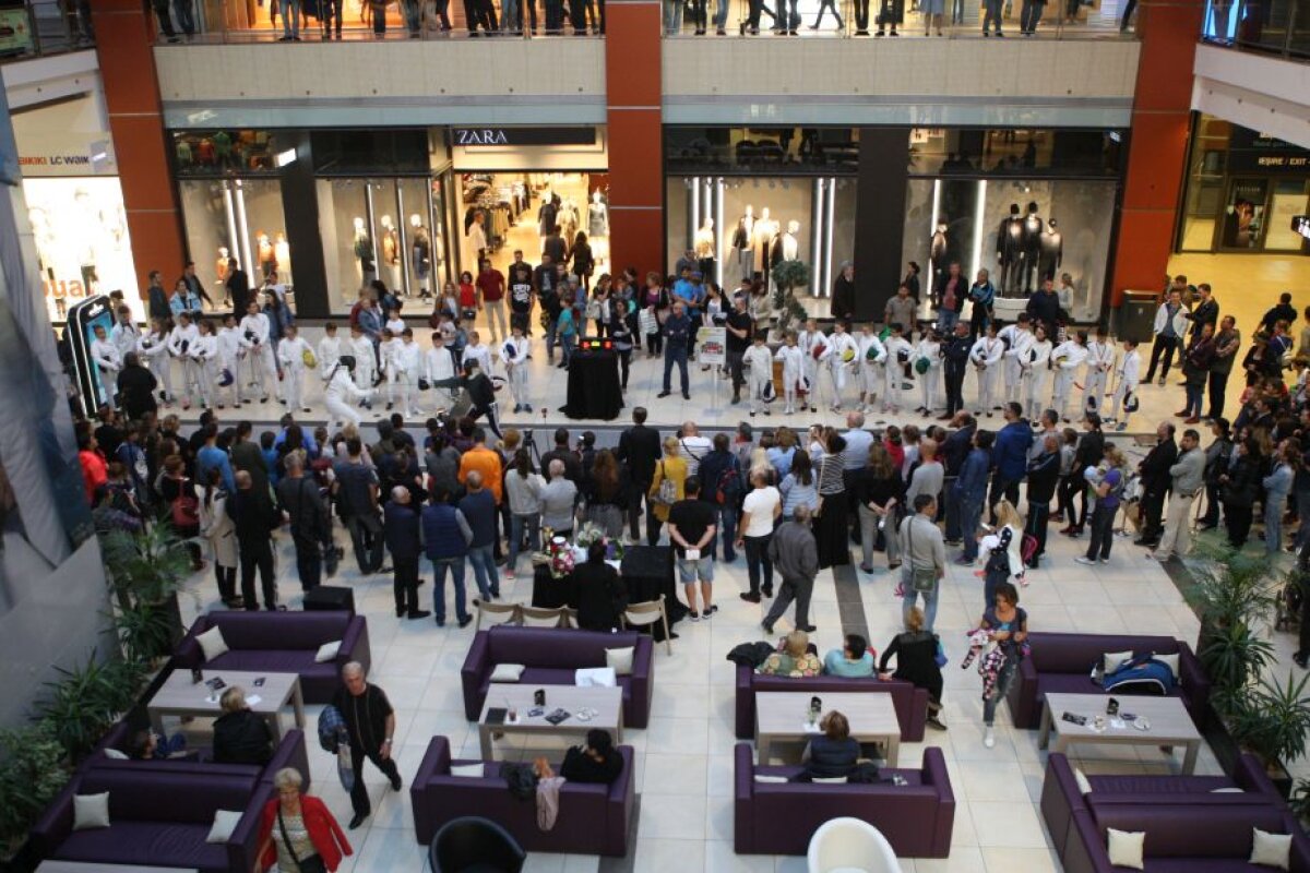 FOTO Ocolul României » Campioanele olimpice au coborât în mijlocul fanilor în patru orașe importante din țară