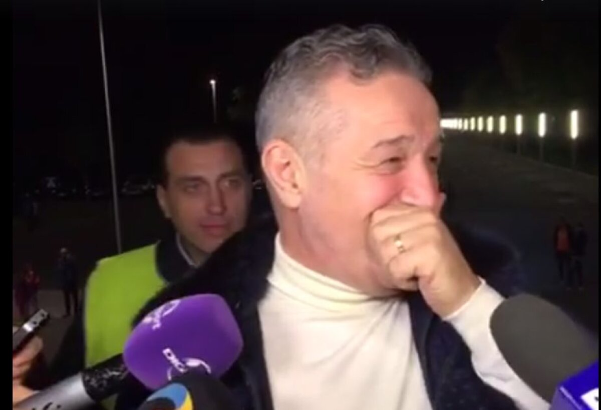 GALERIE FOTO Știrbei Vodă! :)) Scene haioase cu Becali la intrarea pe stadion: a rămas fără un dinte!