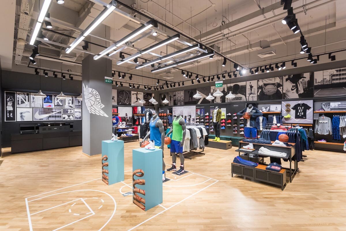 Primul magazin Nike din România adresat in special iubitorilor baschetului