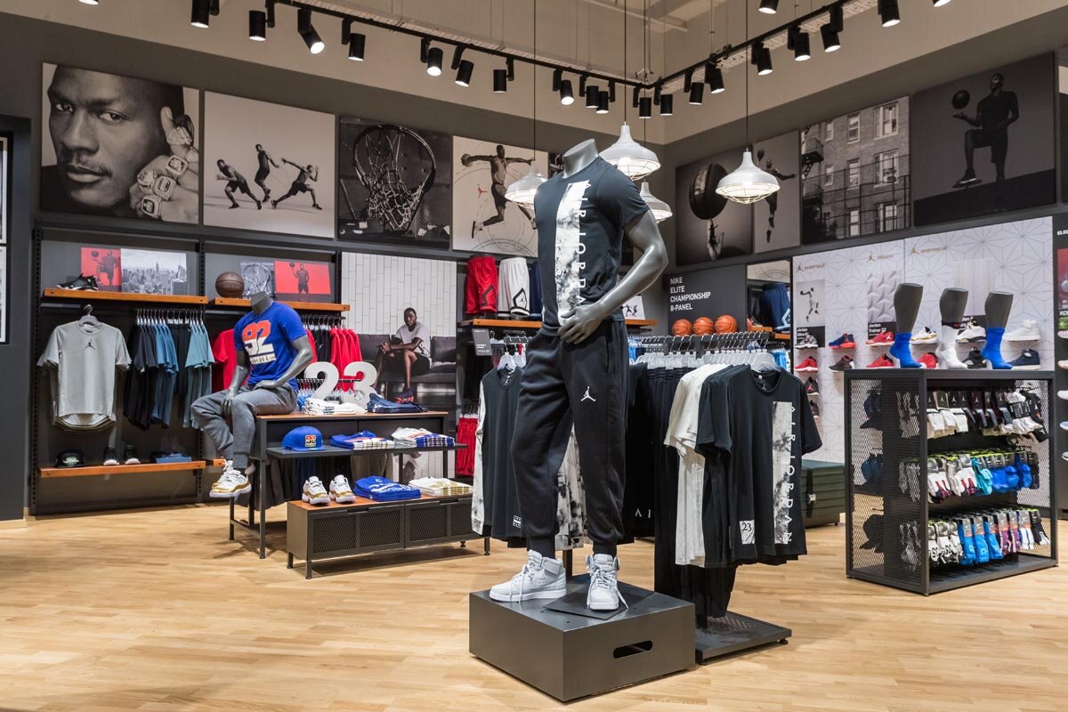 Primul magazin Nike din România adresat in special iubitorilor baschetului