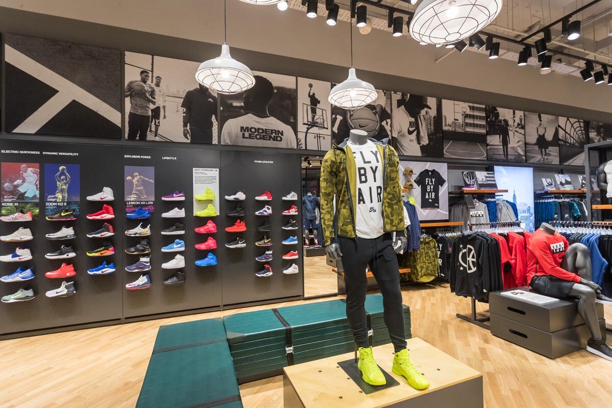 Primul magazin Nike din România adresat in special iubitorilor baschetului