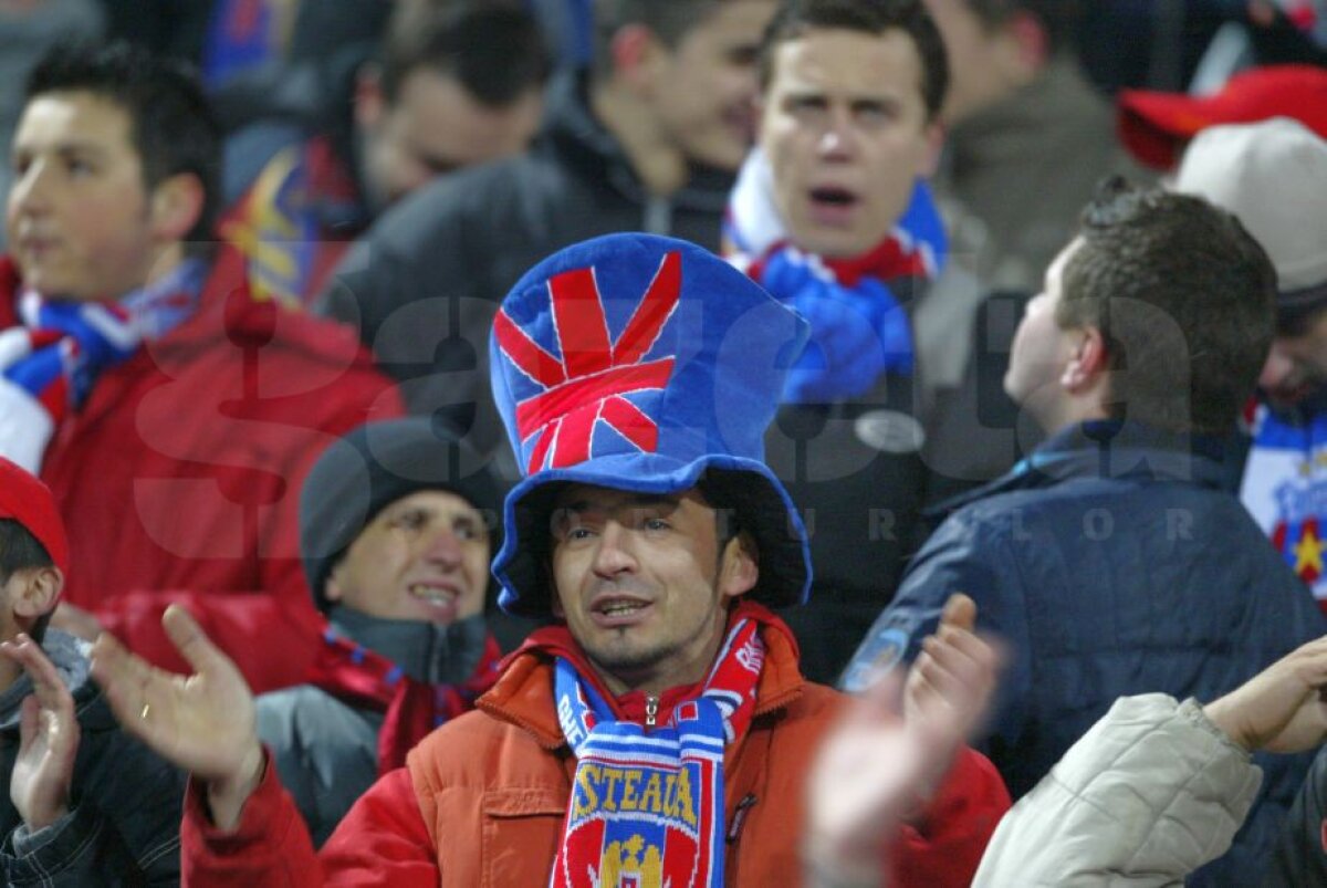 GALERIE FOTO Cele mai tari 40 de imagini de la prima tentativă de Steaua - Villarreal din 2005 » Noaptea în care 25.000 de fani au umplut Ghencea şi au îndurat o ninsoare teribilă