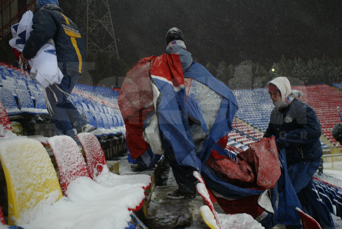 GALERIE FOTO Cele mai tari 40 de imagini de la prima tentativă de Steaua - Villarreal din 2005 » Noaptea în care 25.000 de fani au umplut Ghencea şi au îndurat o ninsoare teribilă