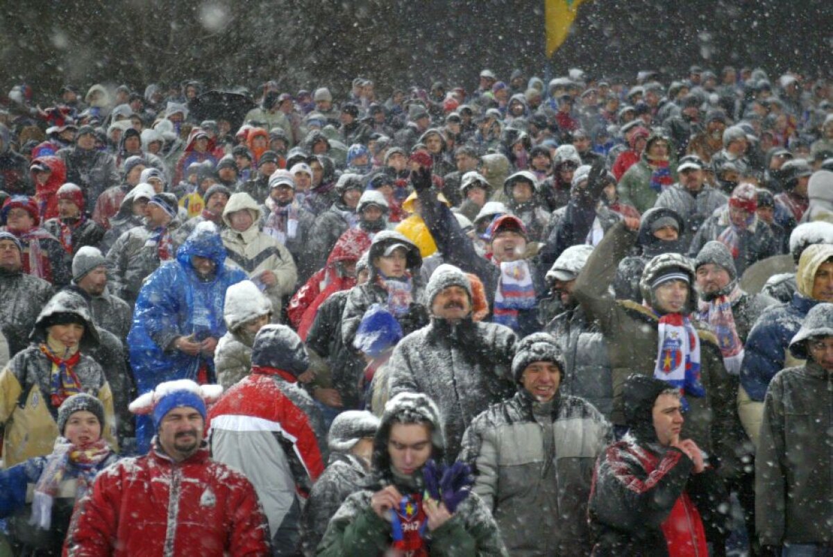 GALERIE FOTO Cele mai tari 40 de imagini de la prima tentativă de Steaua - Villarreal din 2005 » Noaptea în care 25.000 de fani au umplut Ghencea şi au îndurat o ninsoare teribilă