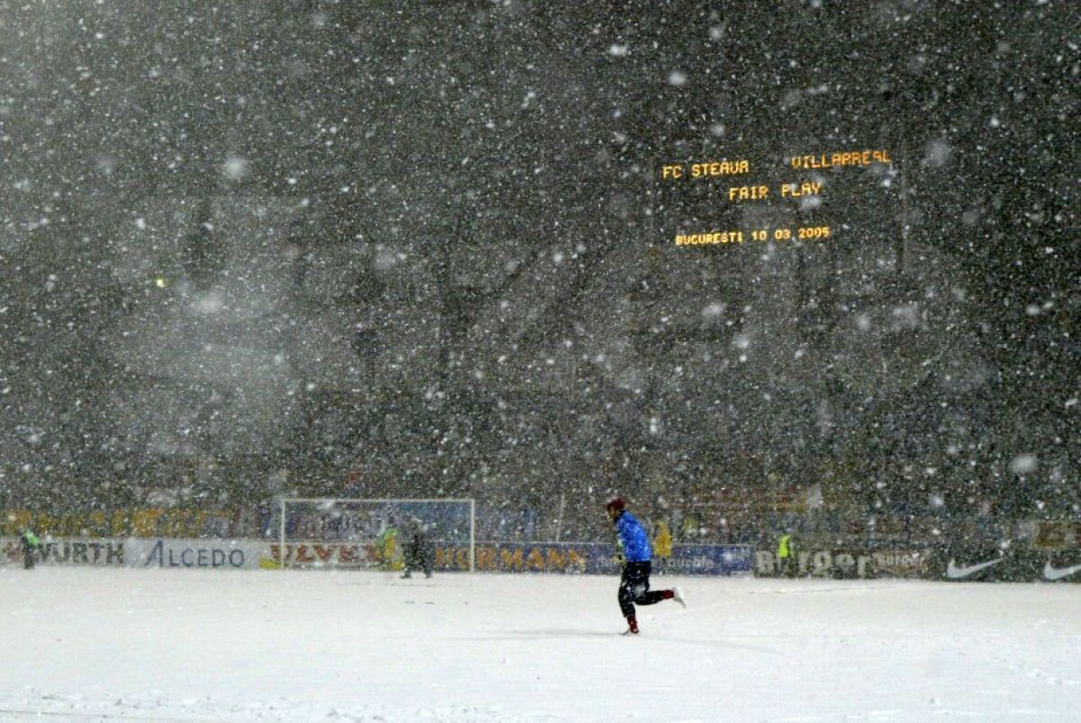 GALERIE FOTO Cele mai tari 40 de imagini de la prima tentativă de Steaua - Villarreal din 2005 » Noaptea în care 25.000 de fani au umplut Ghencea şi au îndurat o ninsoare teribilă