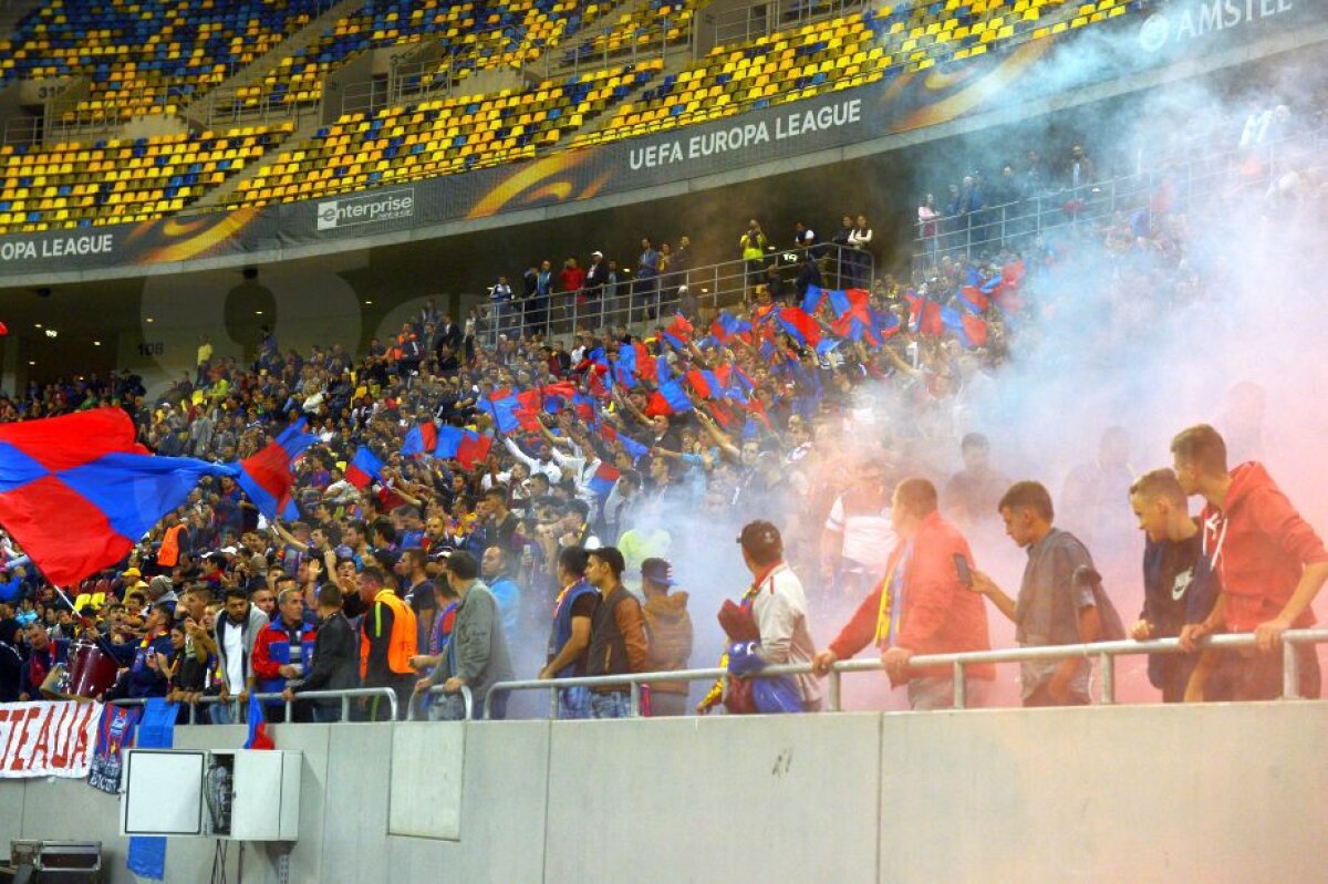 FOTO Noua galerie a Stelei a apărut la meciul cu Villarreal! Torțe, fumigene și un banner surpriză pe Arena Națională