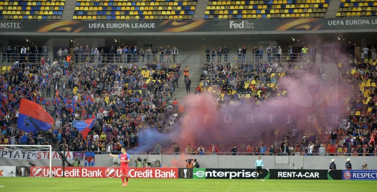 FOTO Noua galerie a Stelei a apărut la meciul cu Villarreal! Torțe, fumigene și un banner surpriză pe Arena Națională