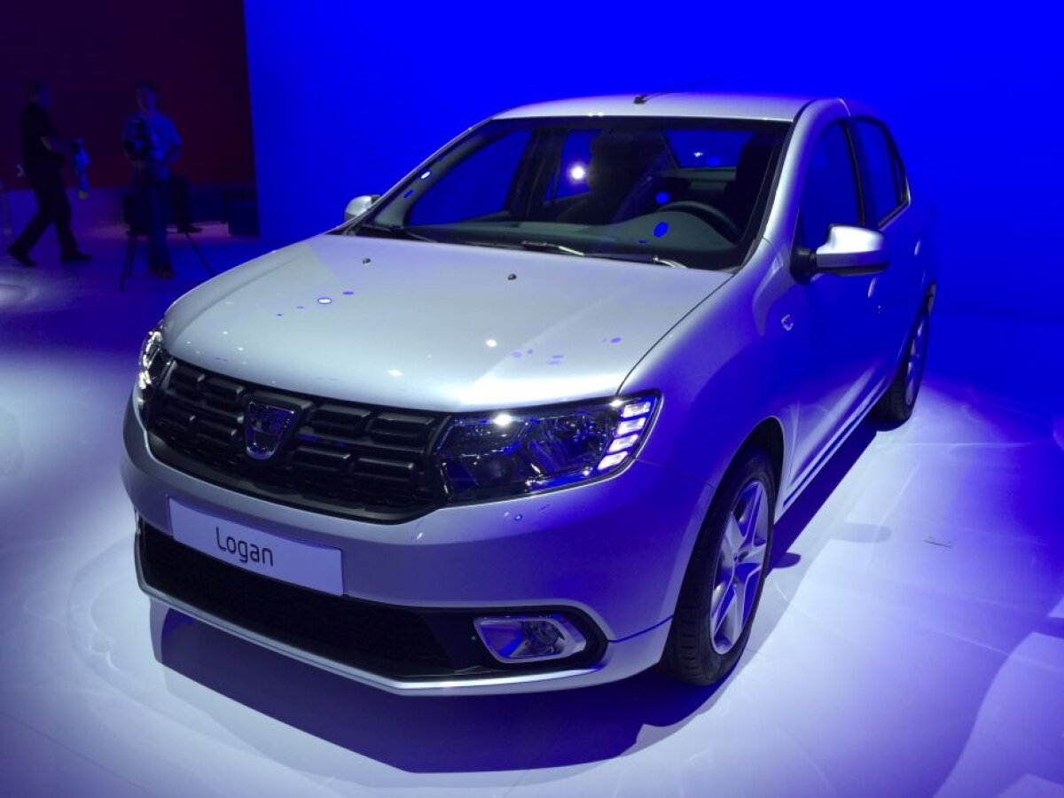 FOTO Dacia cu lumini LED » Pentru prima oară în istoria mărcii, patru modele Dacia vor beneficia de lumini LED, rafinând astfel un design ajuns la maturitate