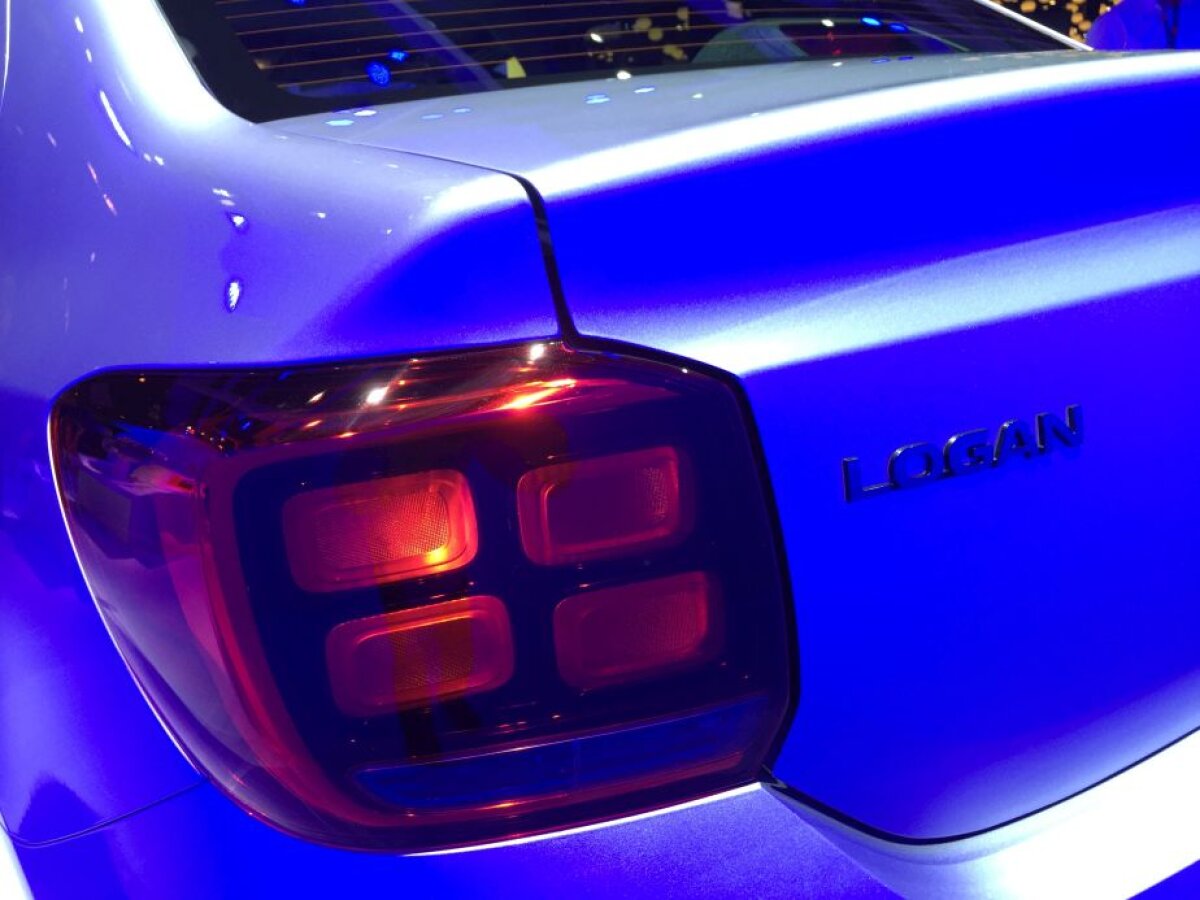 FOTO Dacia cu lumini LED » Pentru prima oară în istoria mărcii, patru modele Dacia vor beneficia de lumini LED, rafinând astfel un design ajuns la maturitate