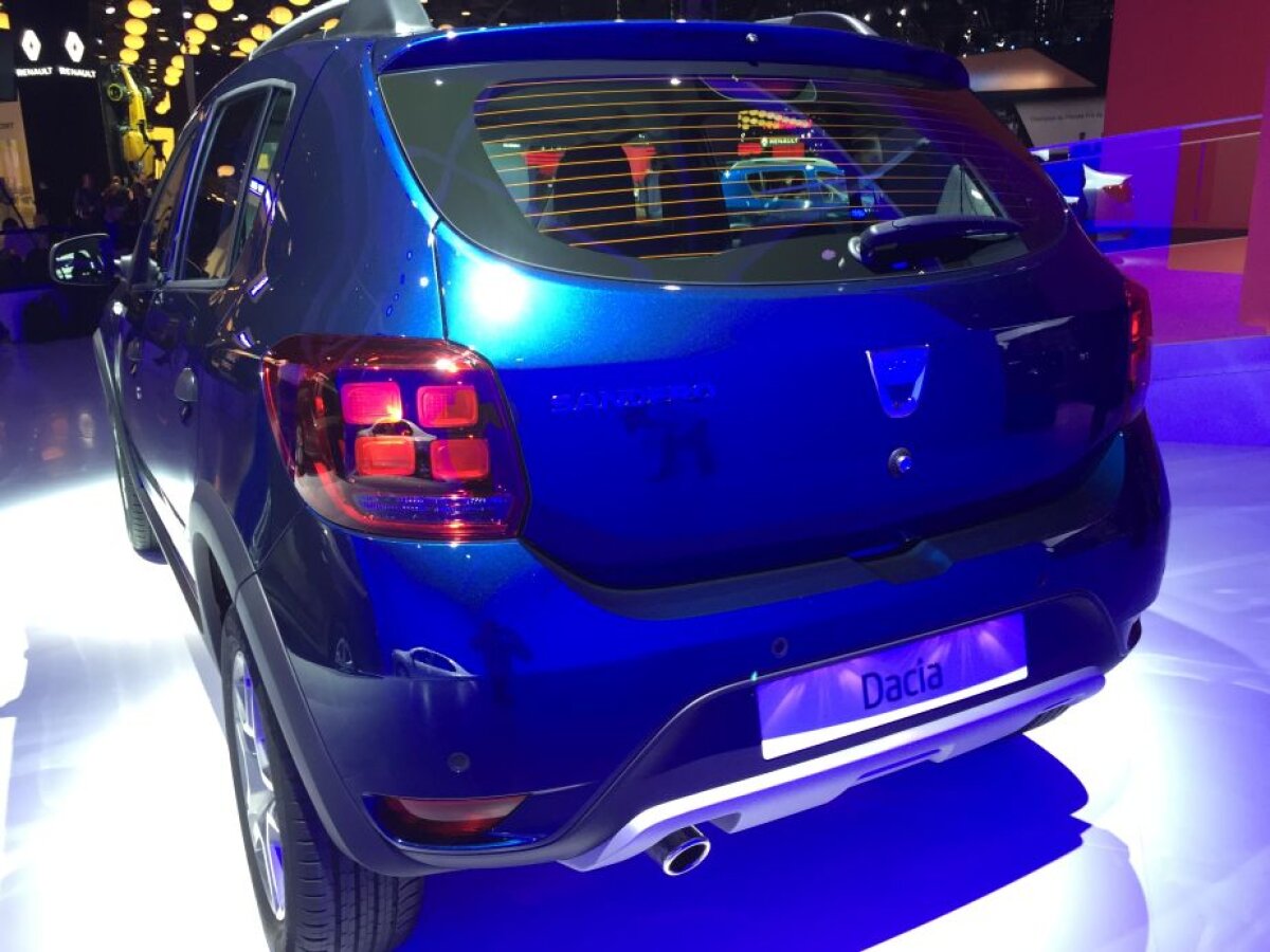 FOTO Dacia cu lumini LED » Pentru prima oară în istoria mărcii, patru modele Dacia vor beneficia de lumini LED, rafinând astfel un design ajuns la maturitate