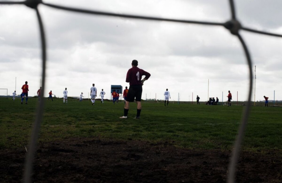 FABULOS! Povestea emoționantă a portarului român cu o singură mână, care a blocat Rapidul și a ajuns în New York Times!