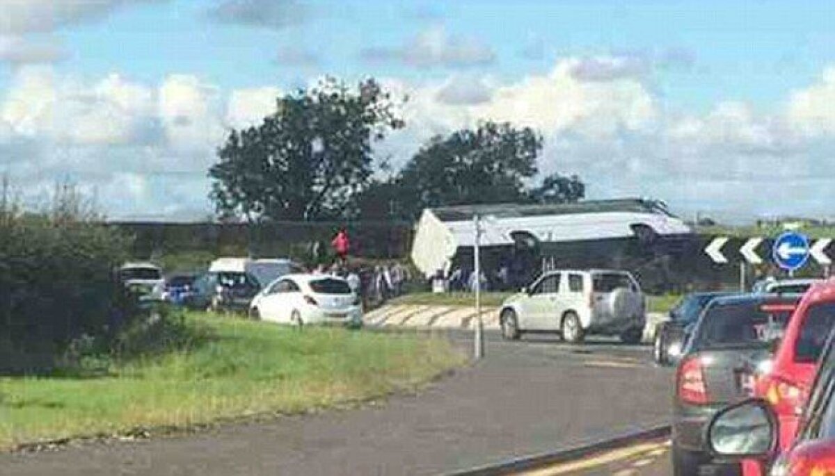 FOTO Tragedie în Scoția! Autocarul suporterilor lui Rangers s-a răsturnat » Bilanțul accidentului