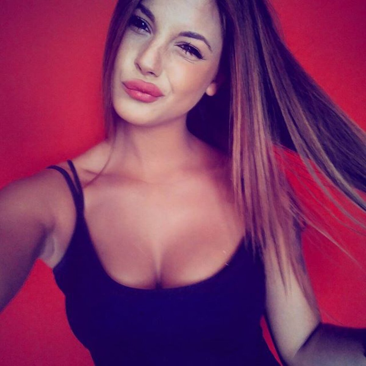 FOTO Devine faimoasă! E verișoara unui portar celebru și se pregătește să îl întreacă în popularitate