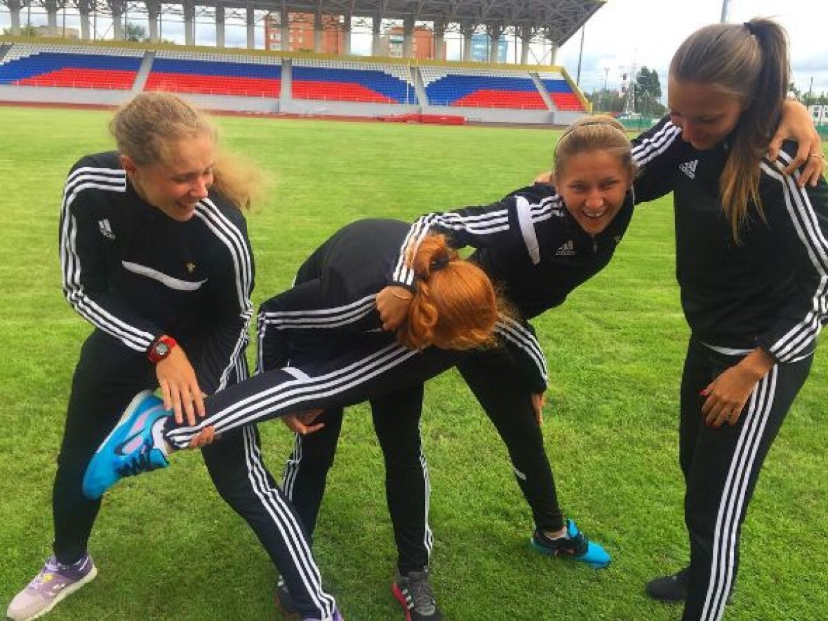 GALERIE FOTO Cea mai frumoasă arbitră vine din Rusia » Ekaterina joacă şi fotbal şi e foarte bună