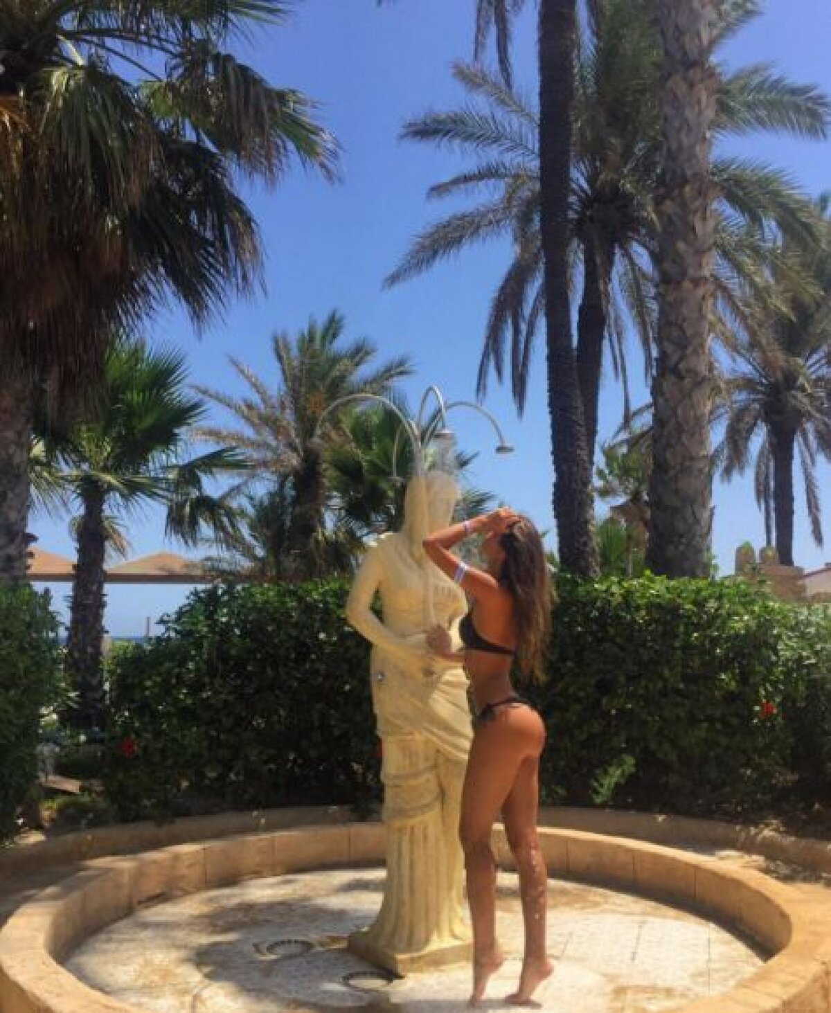 GALERIE FOTO Cea mai frumoasă arbitră vine din Rusia » Ekaterina joacă şi fotbal şi e foarte bună