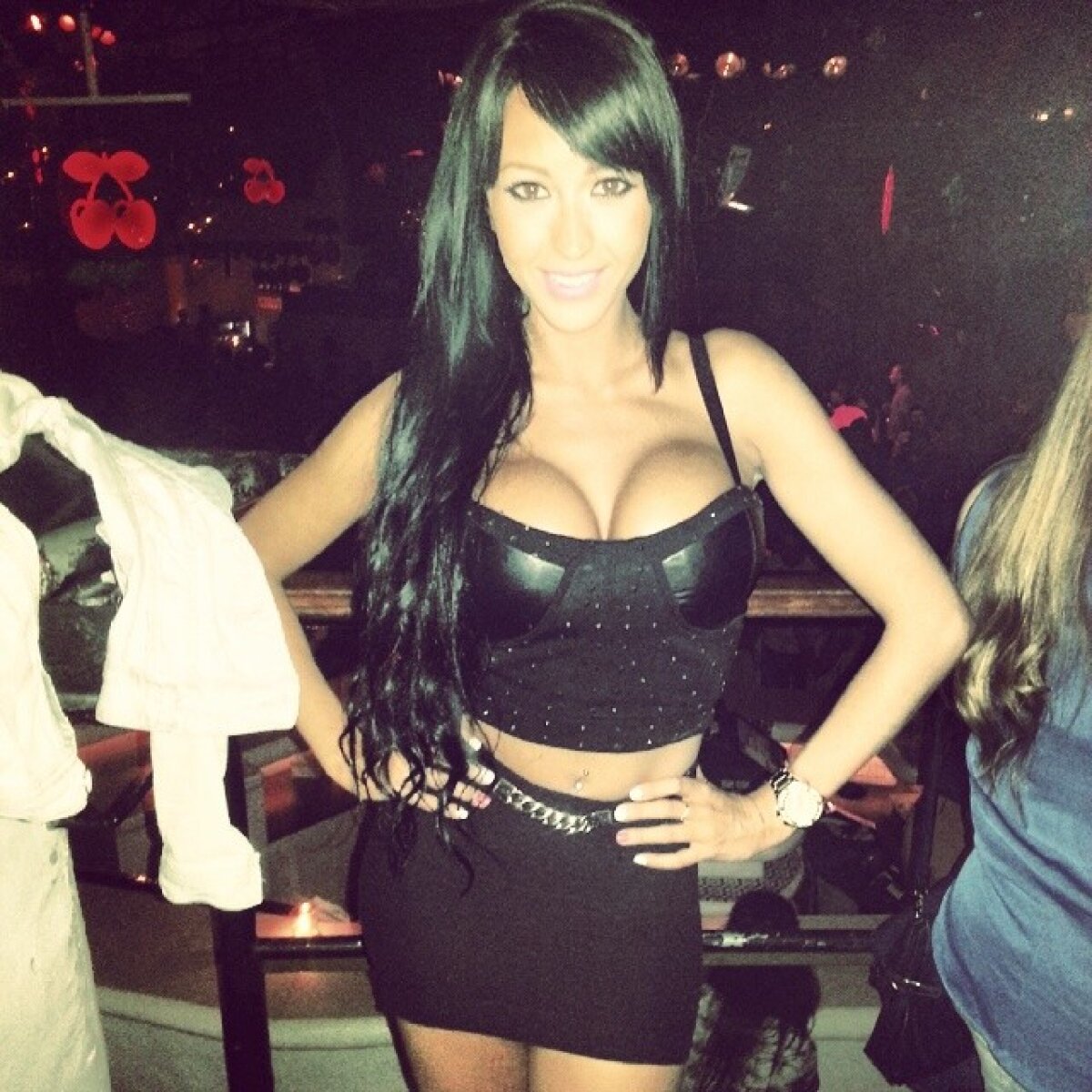 FOTO Miss Paris » Iubita lui Jese face furori în capitala Franței