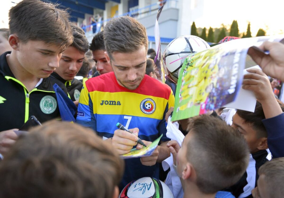 GALERIE FOTO + VIDEO 400 de copii vor asista la antrenamentul de azi al naționalei! Un fost jucător de la Steaua și FC Național a venit la Mogoșoaia